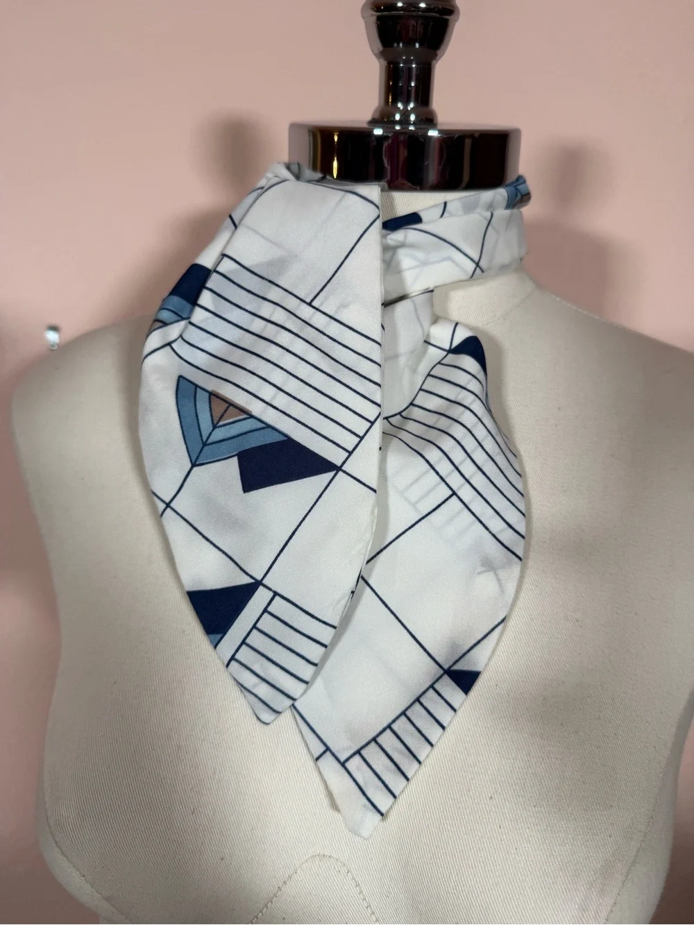 Vintage 1960's Retro Art deco blue white geometric Nautical Bow neck scarf crava